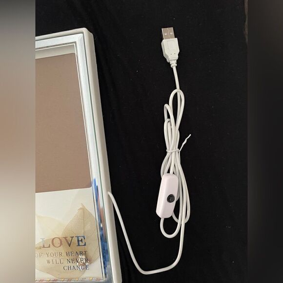 Premium quality Wedding photo frame with LED lights - Picture 3 of 9